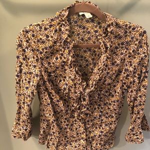 Floral ruffle V-neck.